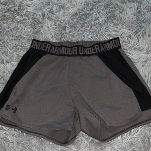 Under amour shorts🌸